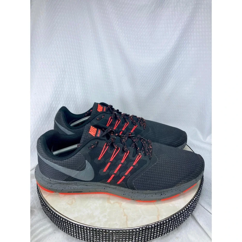 Nike Run Swift Running Shoes Mens 14 Black Hyper Crimson Sporty Low Top Sneakers